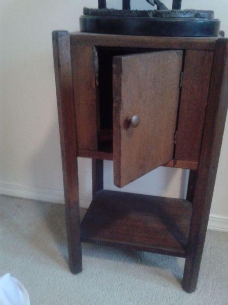 ANTIQUE HUMIDOR WOOD PIPE CIGAR SMOKING TABLE