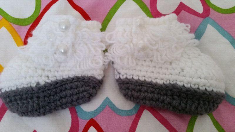 Baby girl booties/shoes knitted