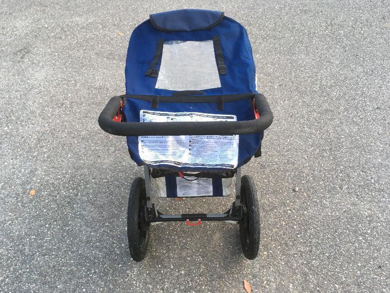 Bob Revolution with infant carrier adapter