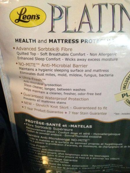 New King size mattress protector with pillow cases
