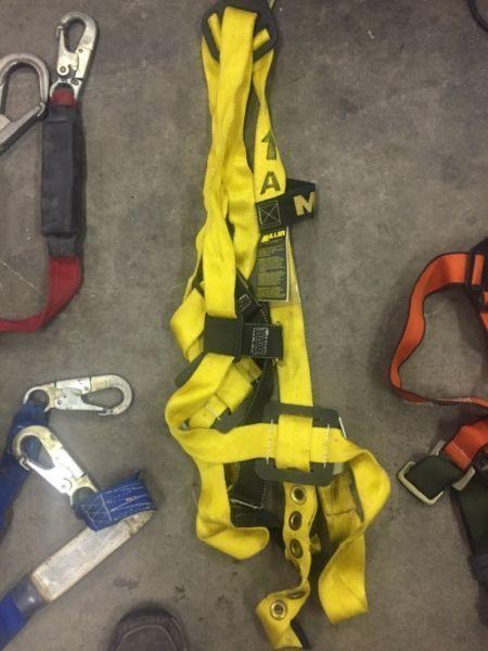 Fall protection three fall protection Riggs +2 lanyards