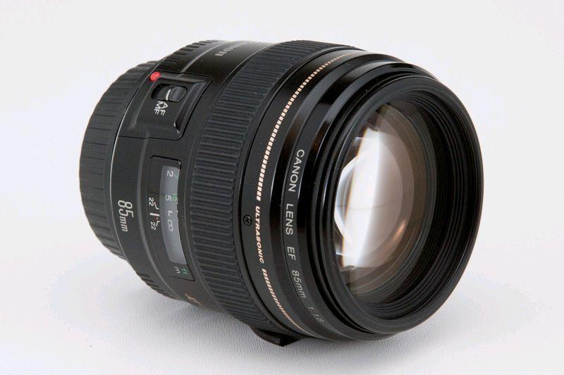 Canon EF 85mm F1.8 MINT with lens hood + UV filter