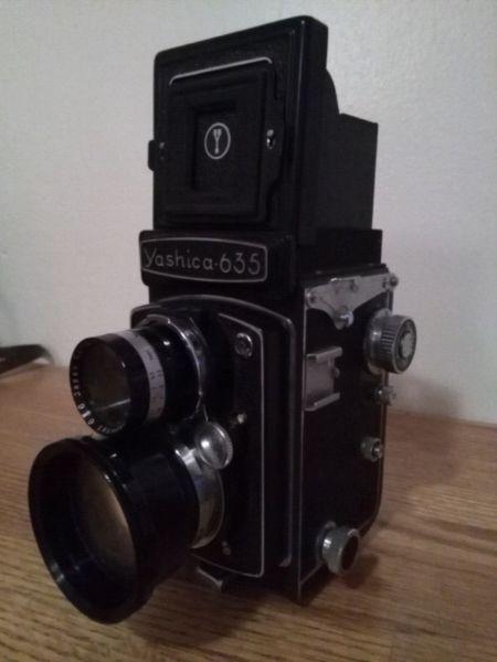 Yashica 635 Twin Lens Relflex camera