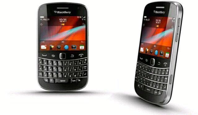In excellent shape unlocked BlackBerry bold 9900 5 units avail