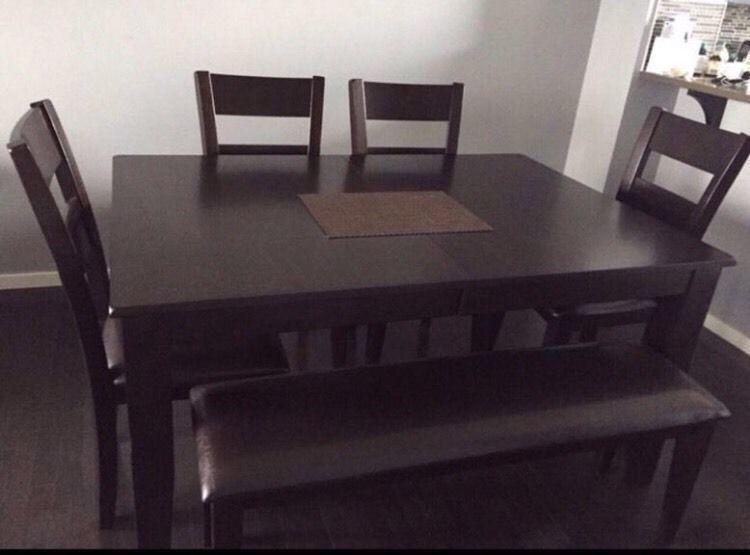 Dinning Table Set solid wood and leather