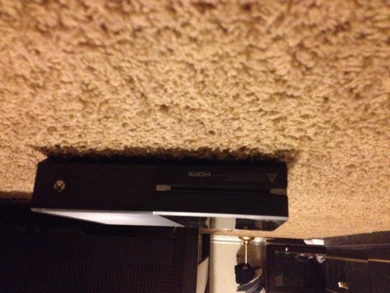 XBOX ONE W/ GAMES AND SINGLE CONTROLLER