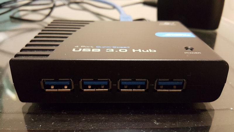 Vantec UGT-MH430U3 4-Port SuperSpeed USB 3.0 Hub (Black)