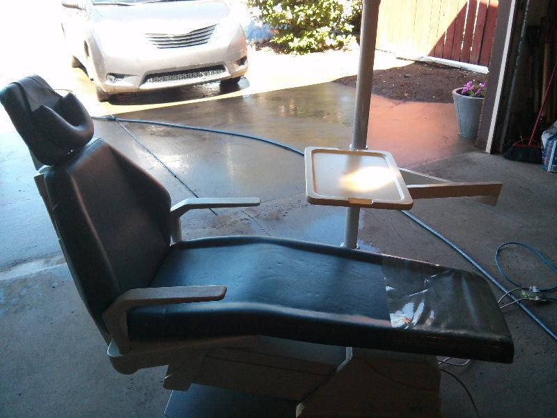 Used Dental Chair with Light. Good for Tattoo, denture office