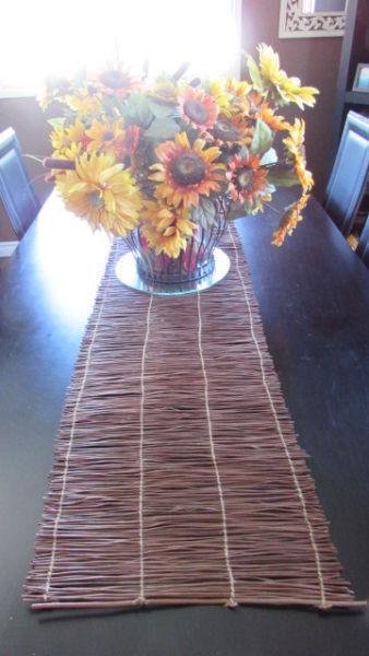 Table Runner and 8 placemats