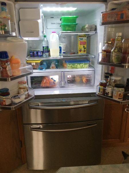 Samsung refrigerator French doors with drawer