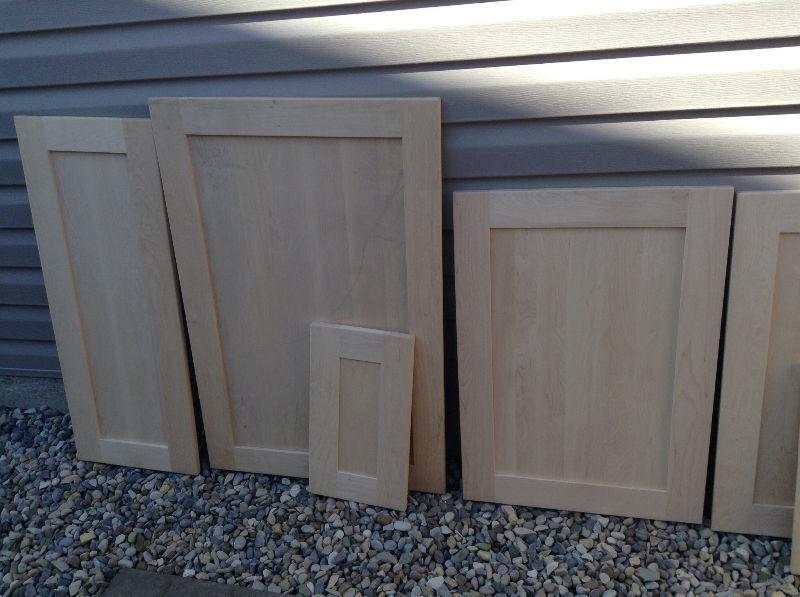 Kitchen cabinet's door & drawers ( shaker maple )