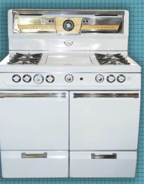 Antique 1950 vintage cast iron cook stove PENDING PICKUP