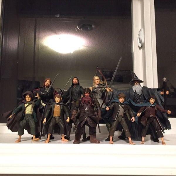 LORD OF THE RINGS FELLOWSHIP OF THE RING ACTION FIGURE SET