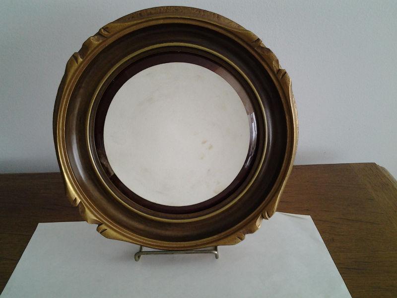Round Picture Frame