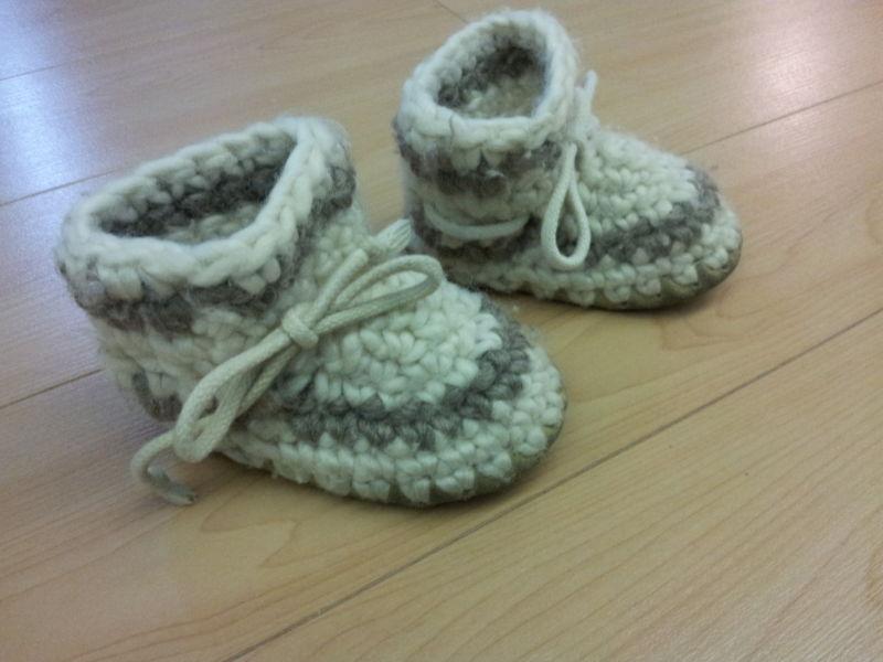 baby slippers/boots