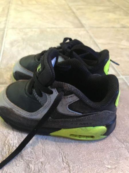 Nike toddler shoes * size 7 boys * excellent condition