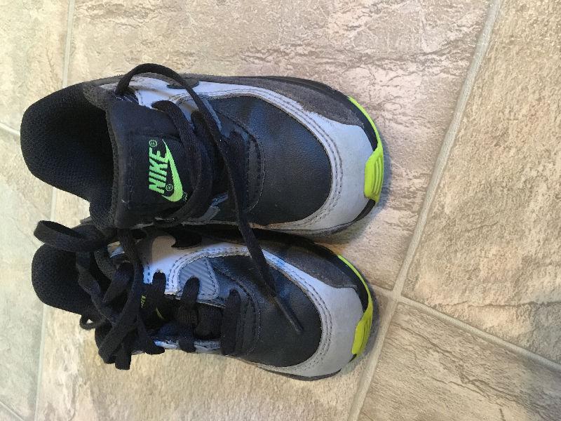 Nike toddler shoes * size 7 boys * excellent condition