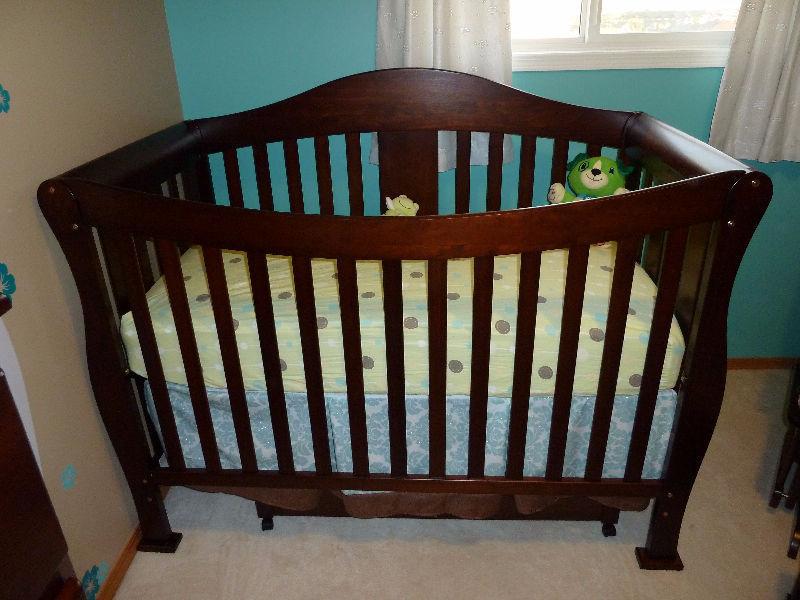 Coffee 3-in-1 Crib w/ Trundle Drawer and Mattress