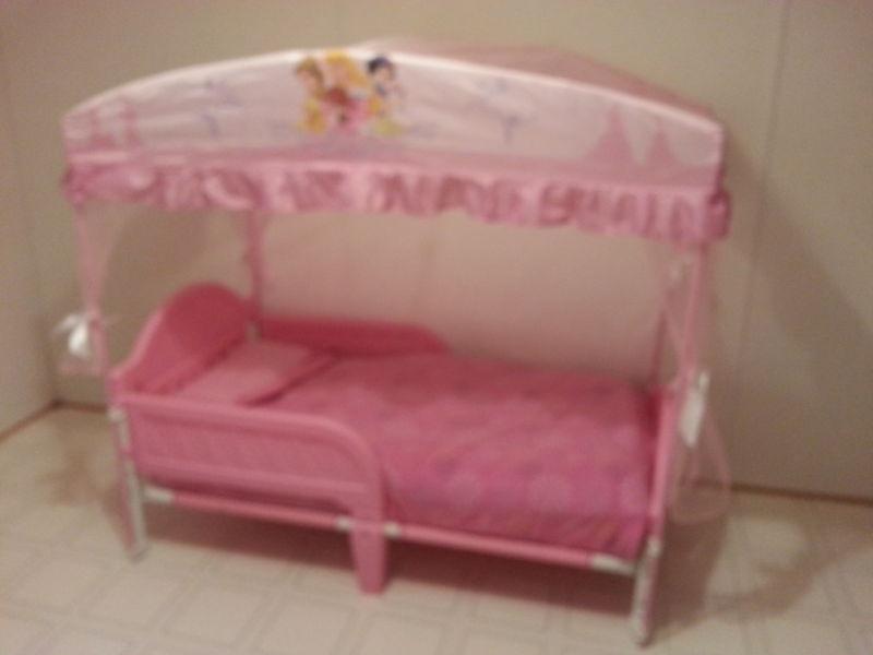 Princess canopy toddler bed