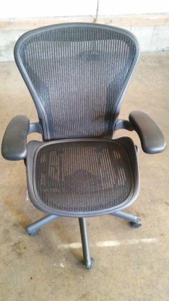 AERON Size B Chair