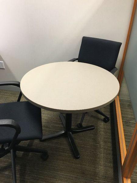 Round Table by Herman Miller 36