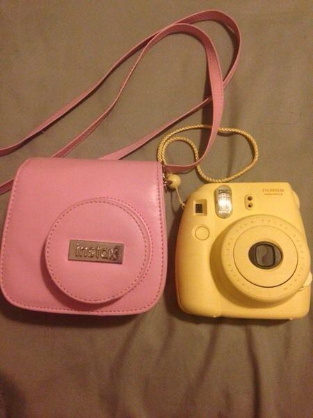 Fijifilm instax mini8 with case