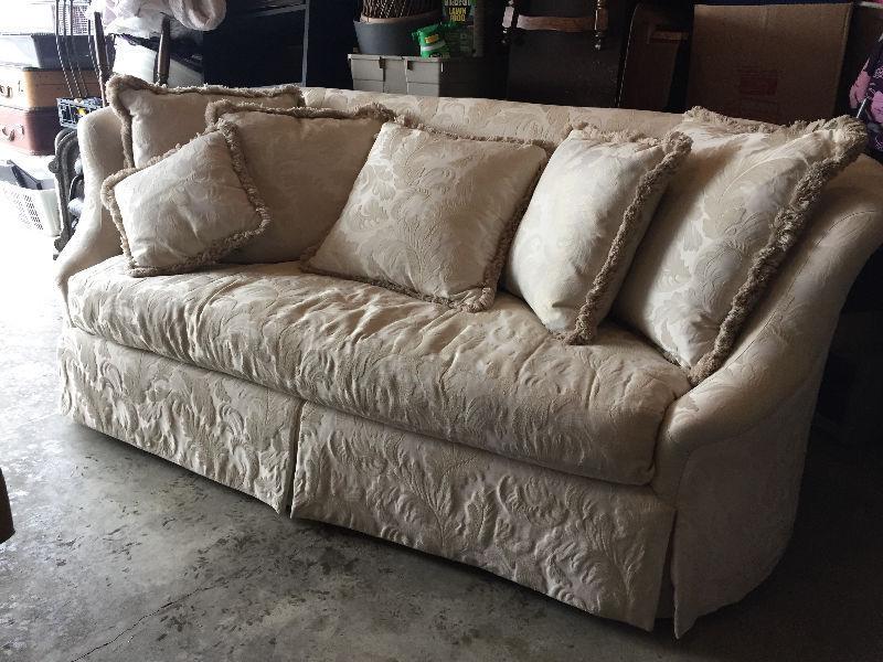 Beautiful, Modern Thomasville Sofa for sale