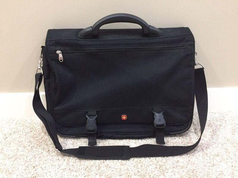 Black Swiss Gear Laptop / Messenger Bag