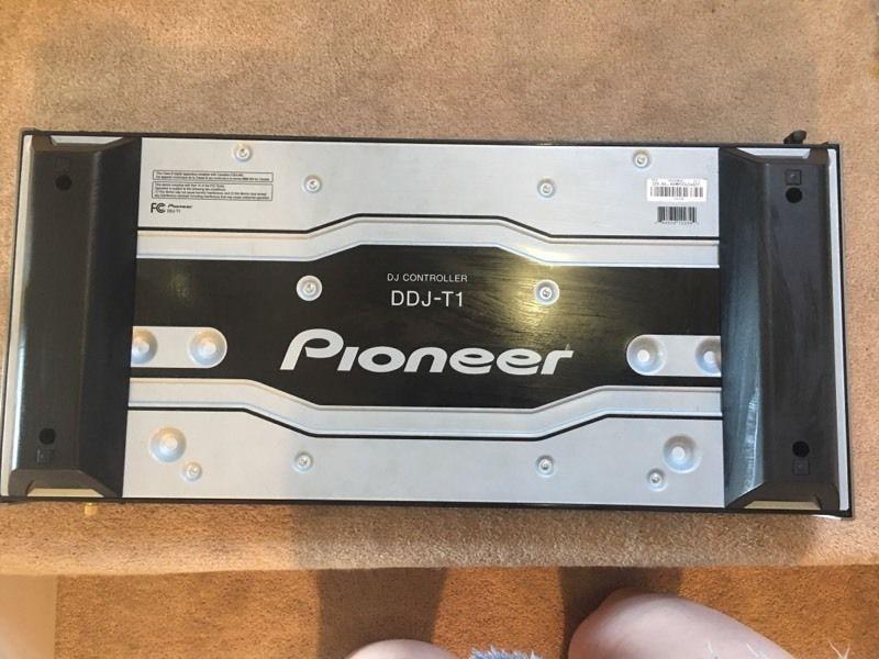 Pioneer DDJ-T1 (mint condition)