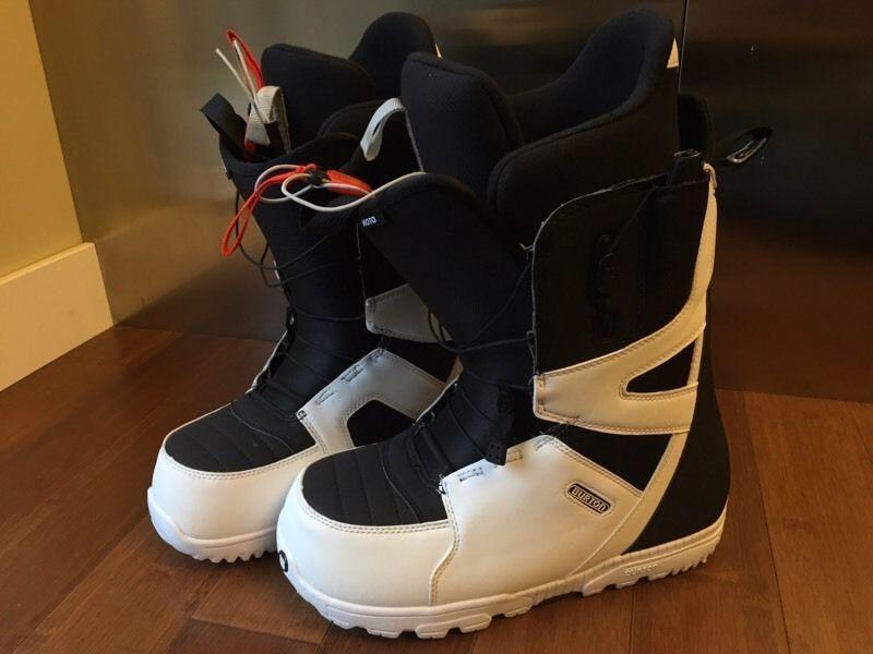 Brand new Burton men's 9.5 snowboarding boots